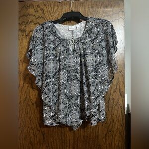 Black and white Kim rogers blouse- size petite large.